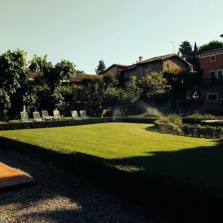 Готель Vela D'oro Dependence Бардоліно