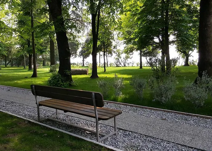 Vela D'oro Dependence